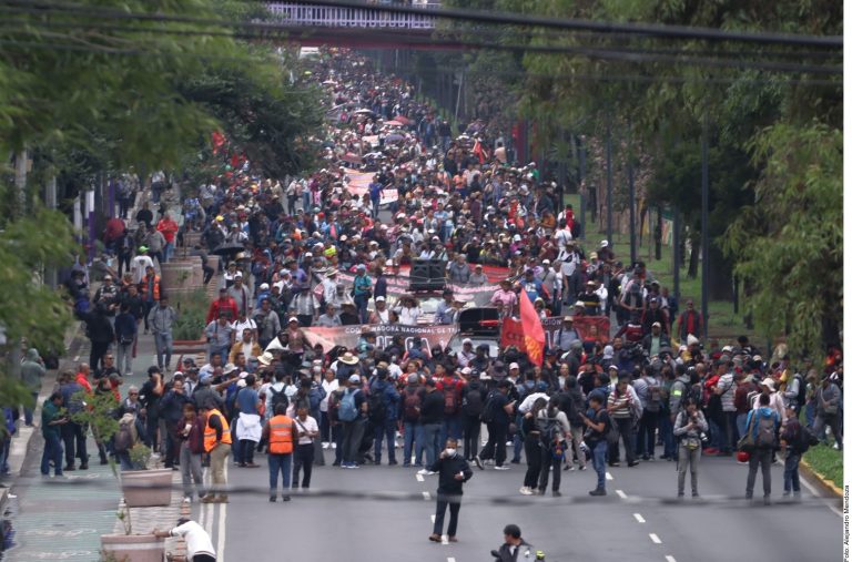 Los contiene Policía ¡y hasta ciudadanos!