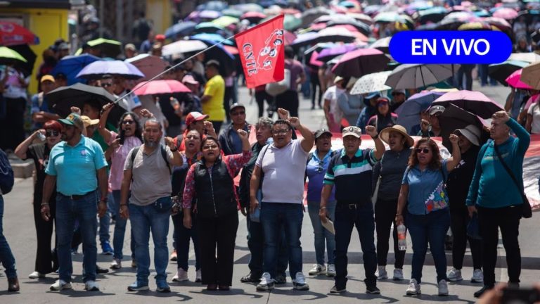 Marcha de la CNTE en CDMX: Maestros intentan romper cerco para entrar al Zócalo; hay 1 herido