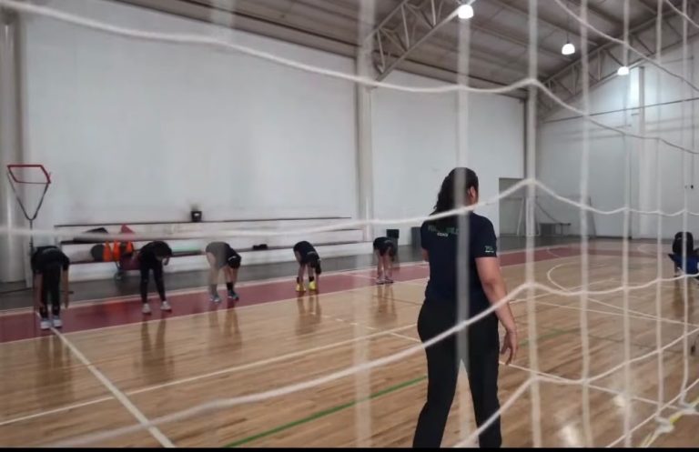 Migdy Ruiz comparte experiencia con voleibolistas zacatecanas