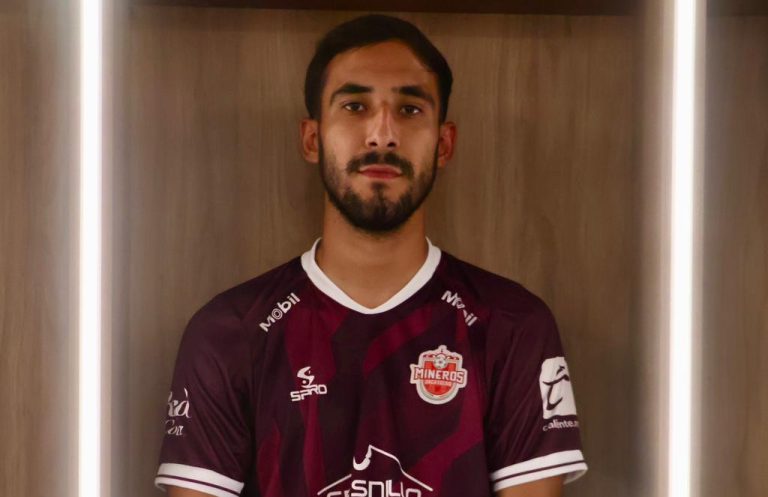 Mineros refuerza su zaga con Salvador Manríquez