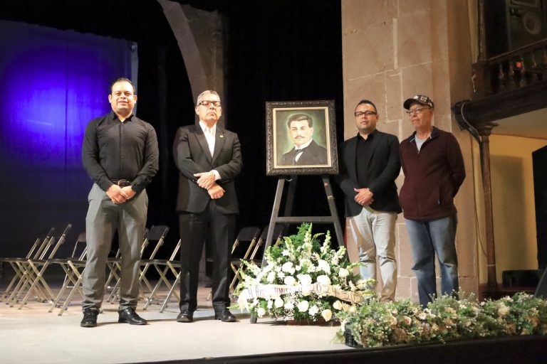 Ofrecen tradicional Ofrenda Floral a López Velarde