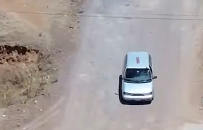 Tras esperar 20 años, rehabilitan carretera