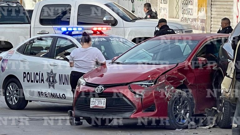 Choca patrulla de la SSPM con carro particular