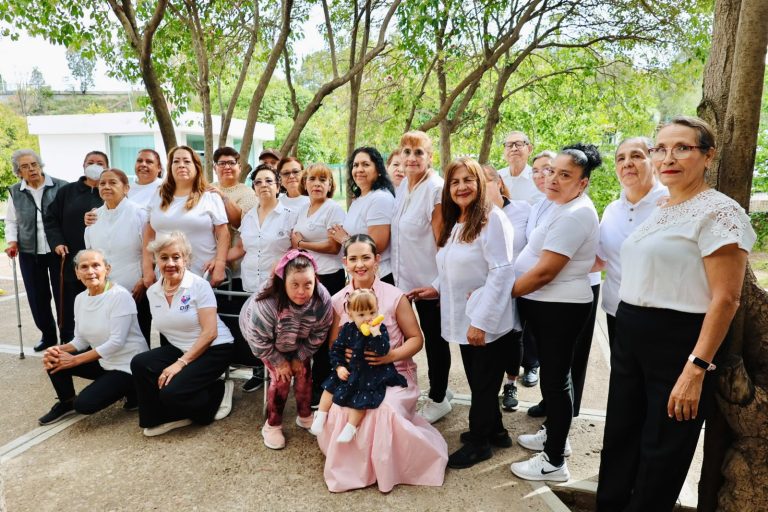Clausuran actividades del grupo de adultos mayores Florecer