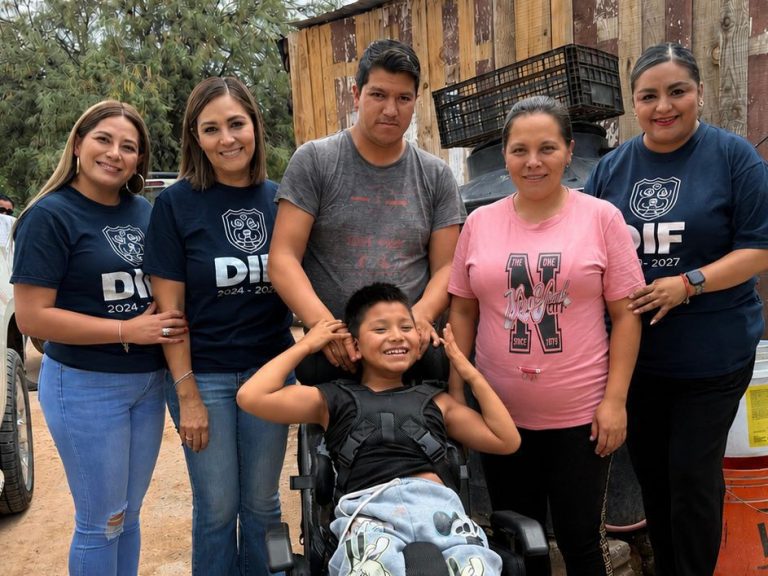 Entrega DIF Fresnillo sillas de ruedas