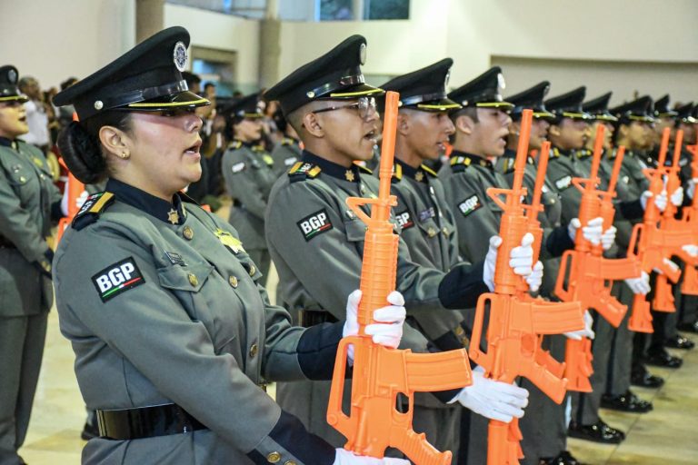 Se gradúan 94 alumnos del Bachillerato Policial