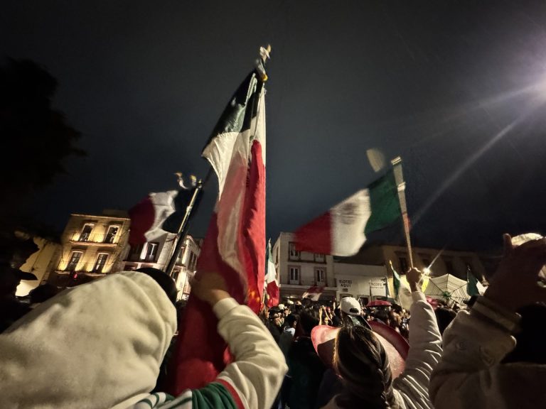 Detienen a cuatro tras festejos por triunfo de México