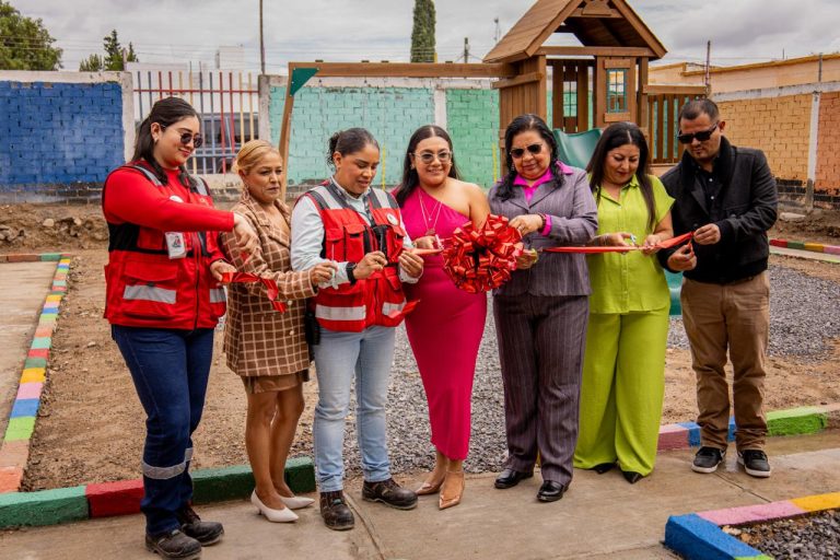 Orla Camino Rojo dona módulo de juegos infantiles