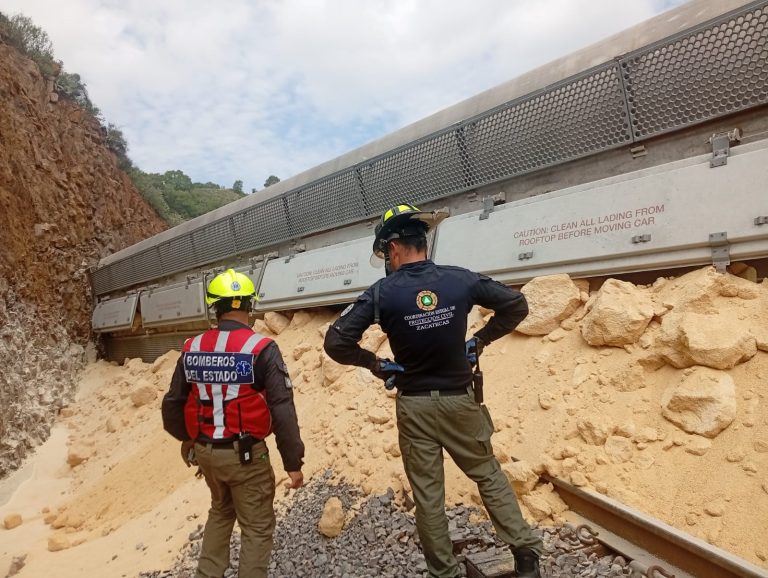 Se descarrila tren a la altura del Cerro de las Bolsas