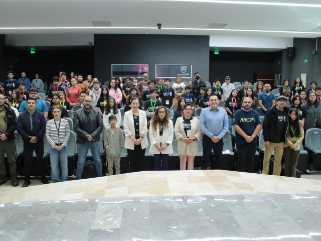 Ofrecen charla de biotecnología a jóvenes del Fovoci