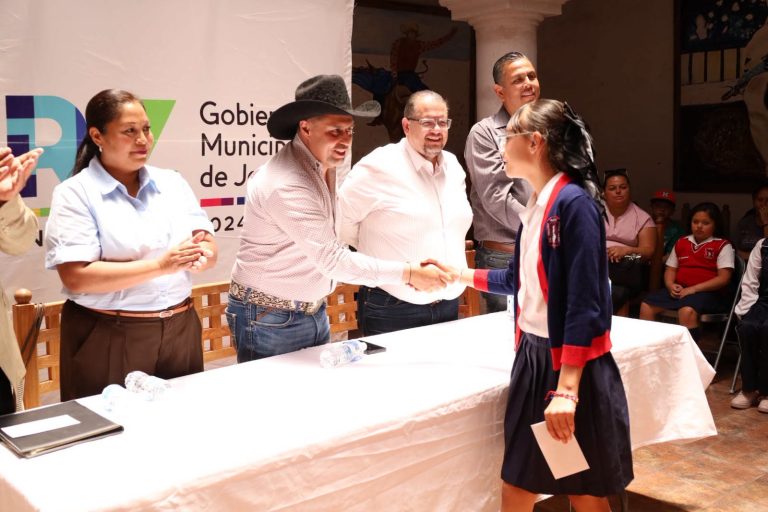 Amplían becas para estudiantes en Jerez