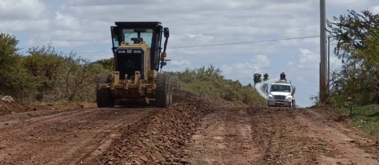 Llega maquinaria de la SOP a El Bordo