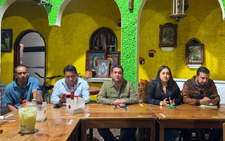 Se reúne Carlos Puente con habitantes de Ojocaliente