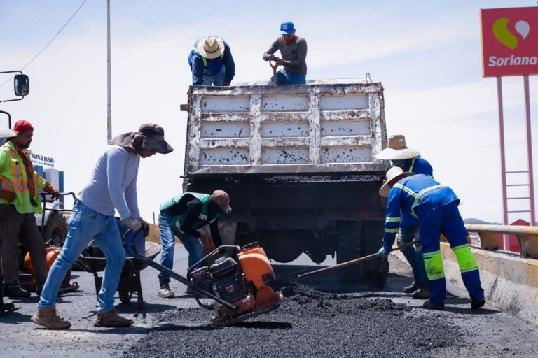 Realizan trabajos de poda y desmalezado en Paseo del Mineral