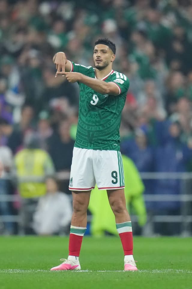 México cae 3-2 ante Inglaterra en una noche triste en el Azteca
