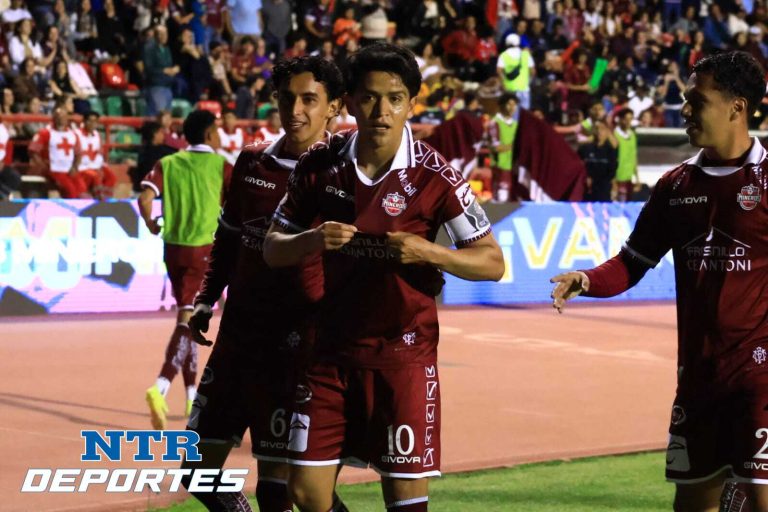 Mineros logra agónico empate con diez hombres