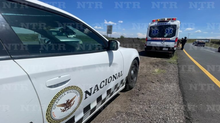 Vuelca camión de carga en federal 49