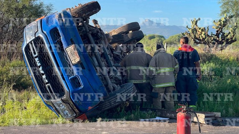 Vuelca pipa de gas en Fresnillo