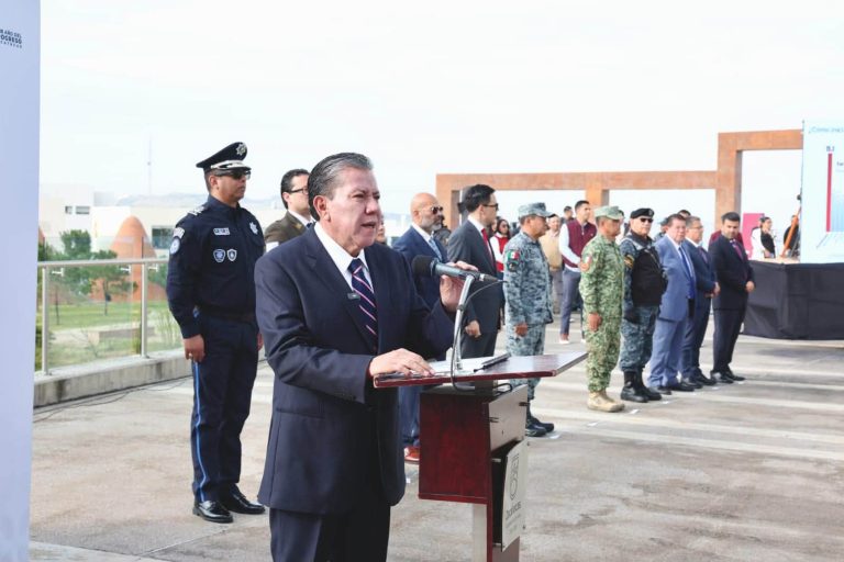 Anuncia David Monreal aumento salarial de 4 a 6% para burocracia