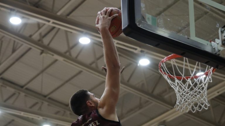 Mineros pega primero ante Astros
