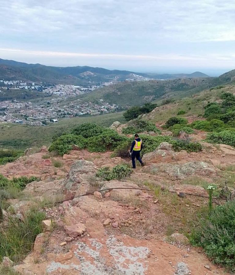 Cae hombre a una zanja en el Cerro de La Virgen