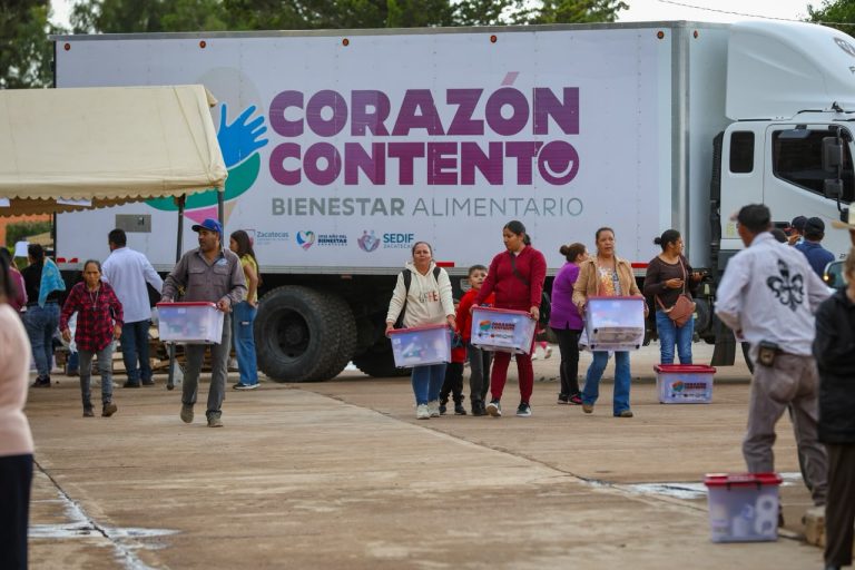 Entregan apoyos alimentarios en tres municipios