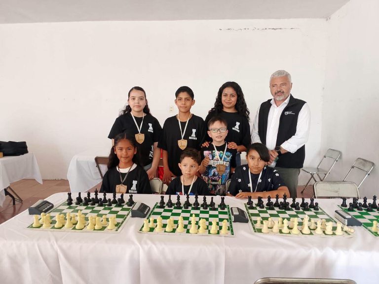 Gilberto Magallanes gana torneo de ajedrez en Sain Alto
