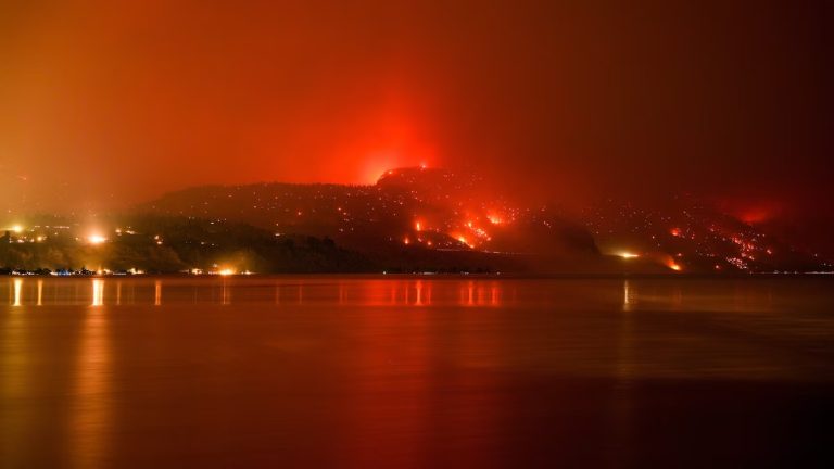 Incendios forestales en Canadá: México envía a otros 100 bomberos para apoyar