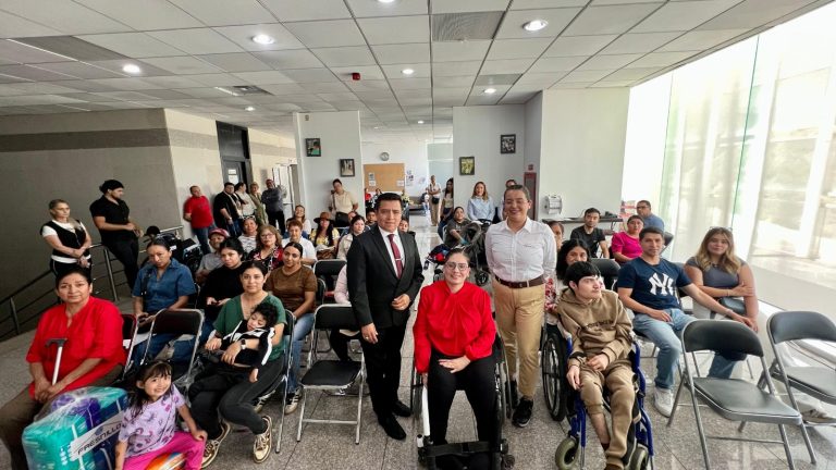 Incluzac y Minera Fresnillo entregan apoyos funcionales