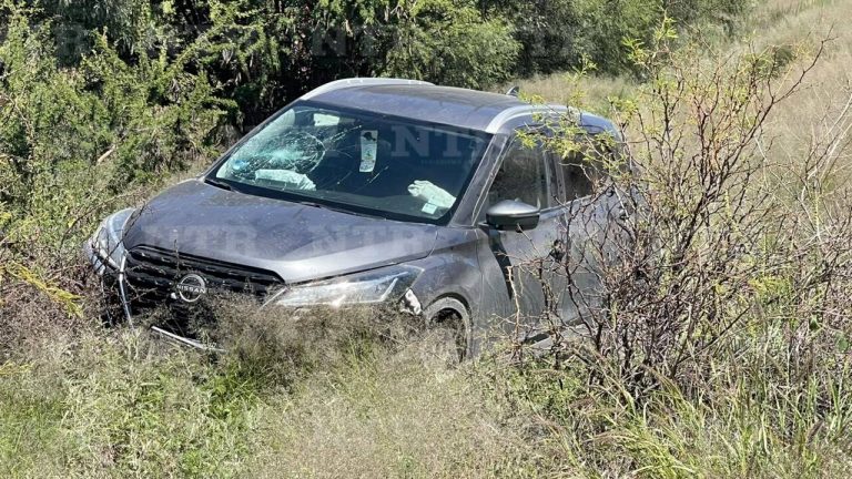 Ponchadura de llanta provoca accidente; hay una lesionada