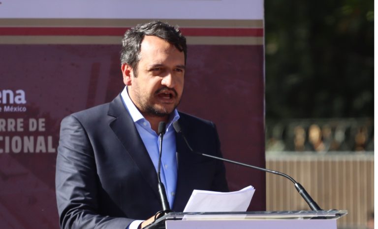 Quita EU visa a Andy; es ‘canallada’, reclama