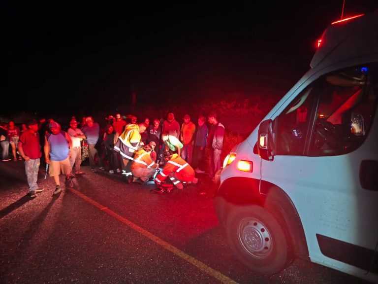 Familia sufre accidente carretero en Sain Alto