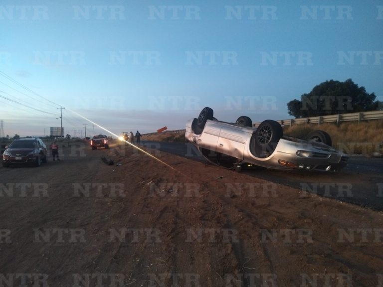 Se vuelca auto a la altura de Nuevo Día; no hay lesionados