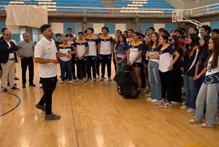 Selección Mexicana imparte clínica de basquetbol a equipos de la UAZ