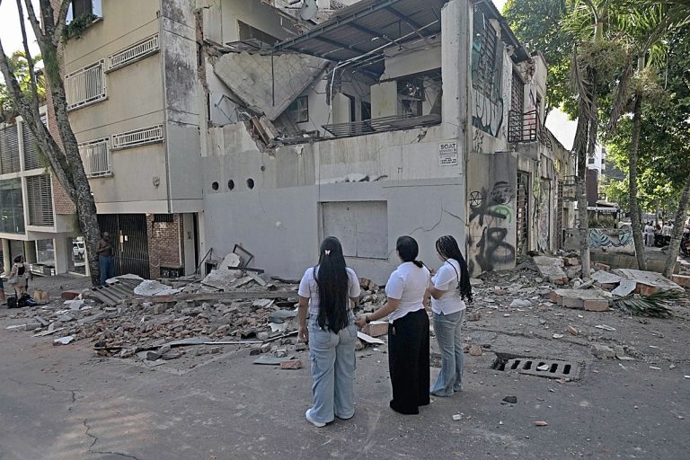 Sismo magnitud 7.4 ‘sacude’ Colombia y se siente en Ecuador y Panamá