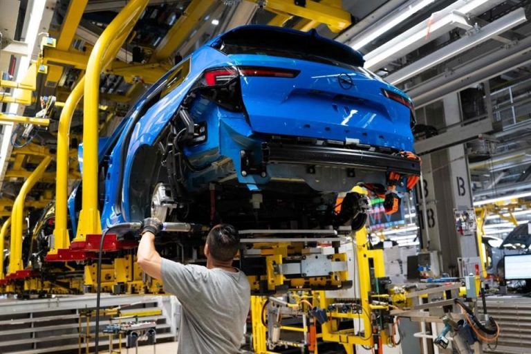 Atoran autos pláticas entre Trump y Carney; afectaría T-MEC