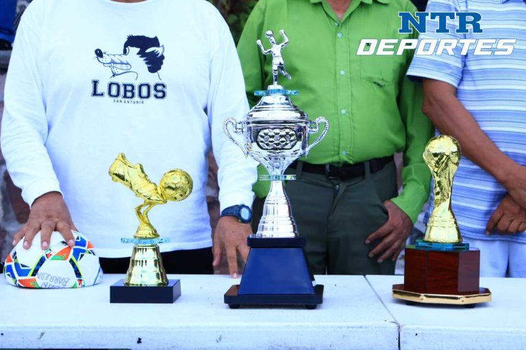 UAZ campeón del Cuadrangular de Fútbol 70 y Más