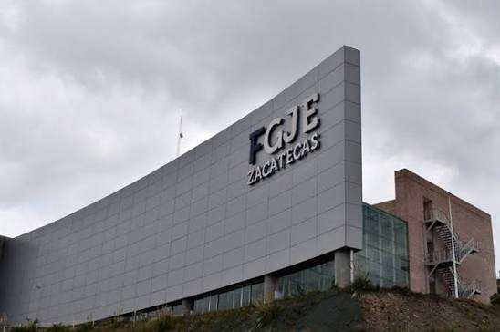 Vinculan a proceso a ex servidora de la FGJE; falsificó la firma de una víctima