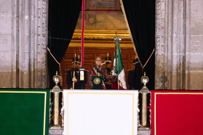 Encabeza presidenta ceremonia del 216 aniversario del Grito de Independencia