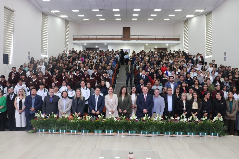 Realizan conversatorio «La cultura de la paz en la era de la violencia digital»