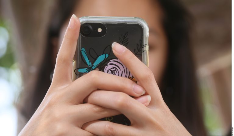 Vigilarán derechos de estudiantes ante veda de celulares