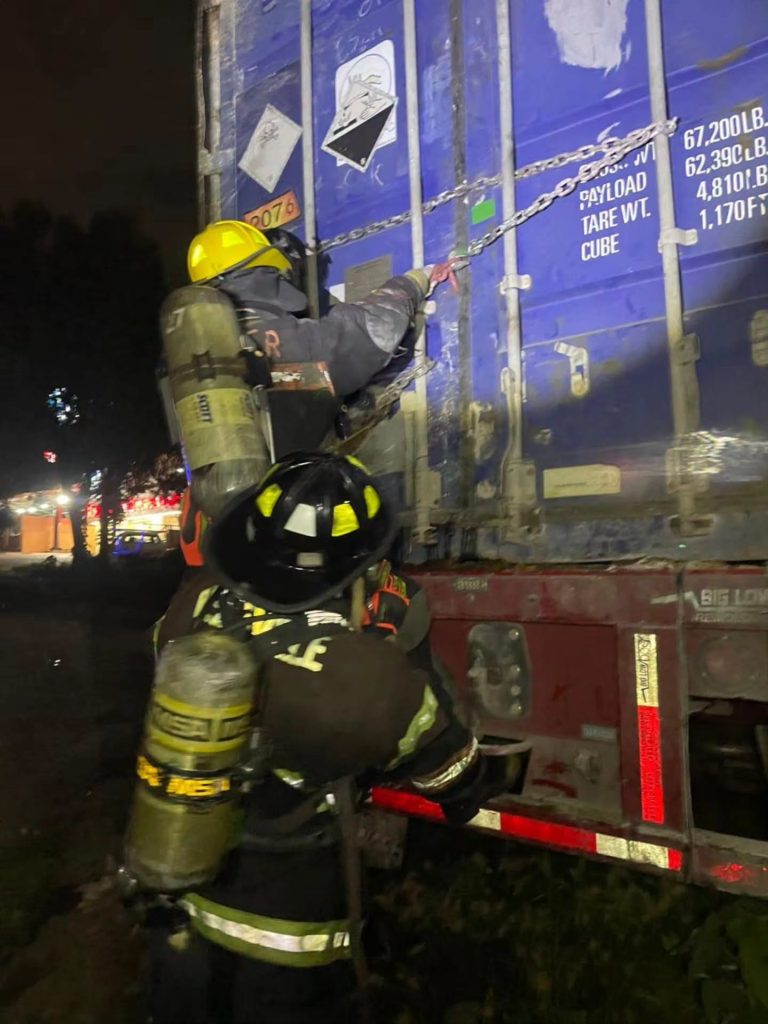 Contenedor abandonado alarma a vecinos de San Fernando