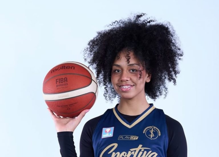 Anissa Jeffries debuta con triunfo en la WBLA