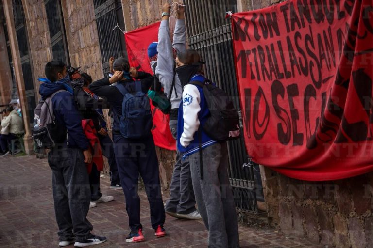 Asamblea Revolucionaria toma la presidencia de Guadalupe
