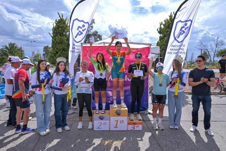 Ciclistas de Río Grande arrasan en carrera ferial de Fresnillo