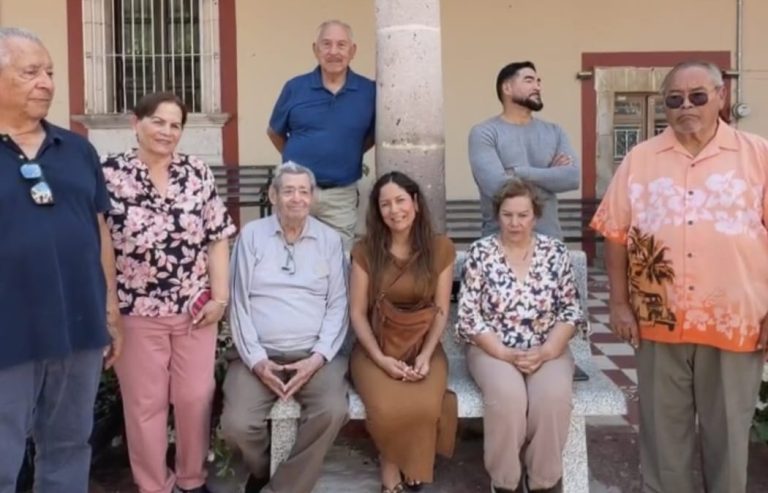 Donan bancas para adornar el centro de Mezquital