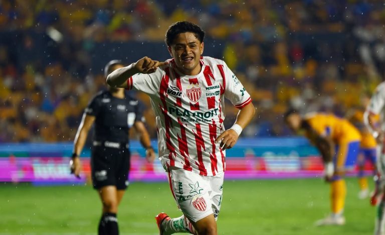Empatan Monreal y Owen en duelo de zacatecanos
