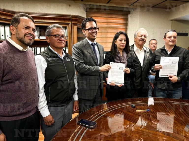 Entregan iniciativa ‘Cero Deuda’ a la legislatura del estado