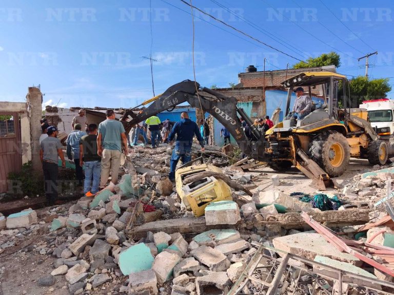 Explota vivienda por acumulación de gas; mueren 2 personas