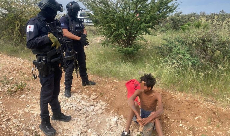 Localizan a adolescente débil y deshidratado en predio de Sain Alto